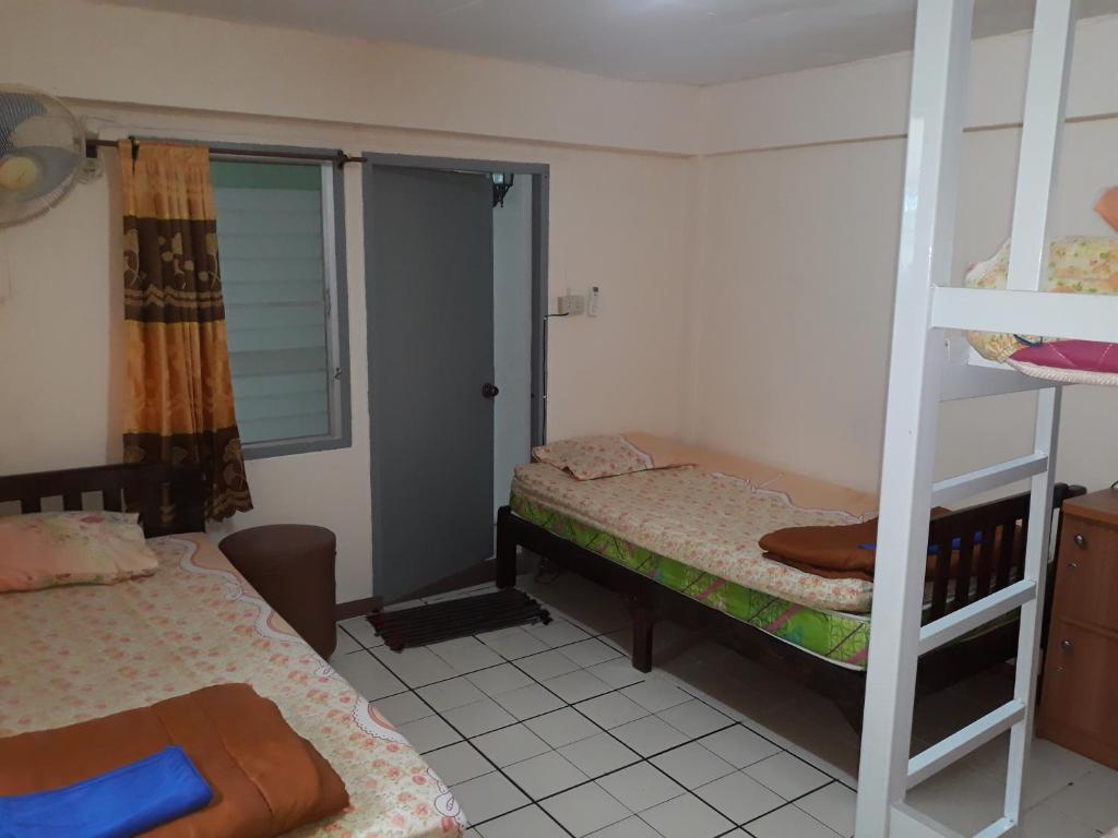 Dutch Guest้้house Chiang Mai - Chambre Quadruple Avec Climatisation