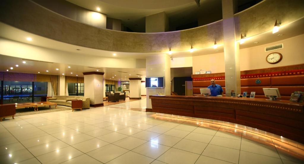 The lobby or reception area at Cender Hotel