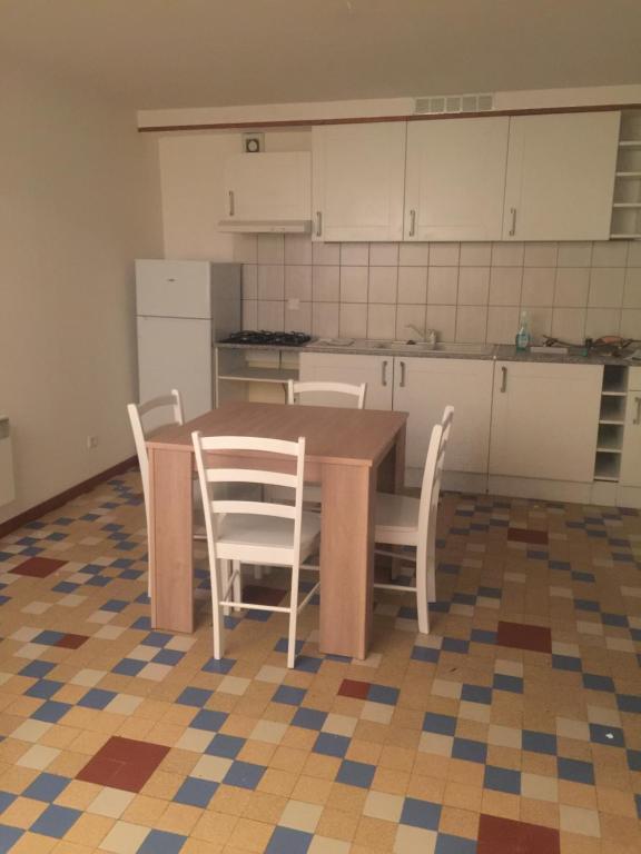Η κουζίνα ή μικρή κουζίνα στο La Prunelle 1