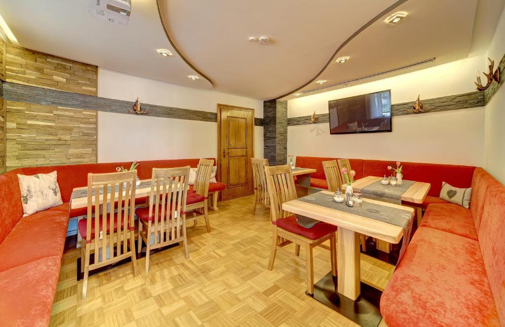 Posezení v ubytování Hotel Hirschenstein
