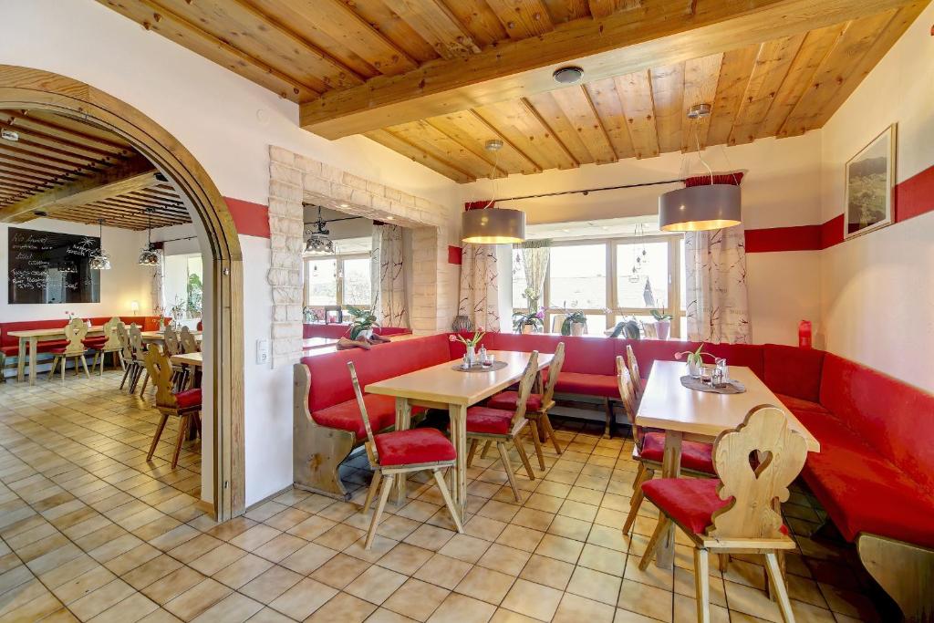 Restaurace v ubytování Hotel Hirschenstein