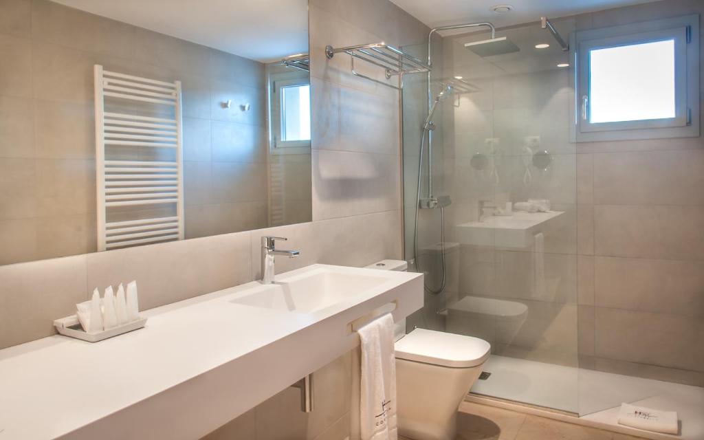 Un baño de Hotel Costabella