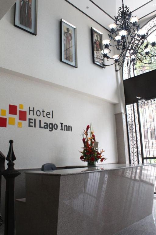 Vstupní hala nebo recepce v ubytování Hoteles Bogotá Inn El Lago Country Zona Rosa