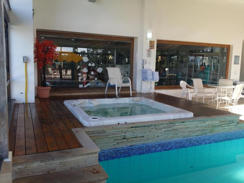  Flat em Hotel 4 estrelas Ed Alpenhaus Gramado-4 pessoas