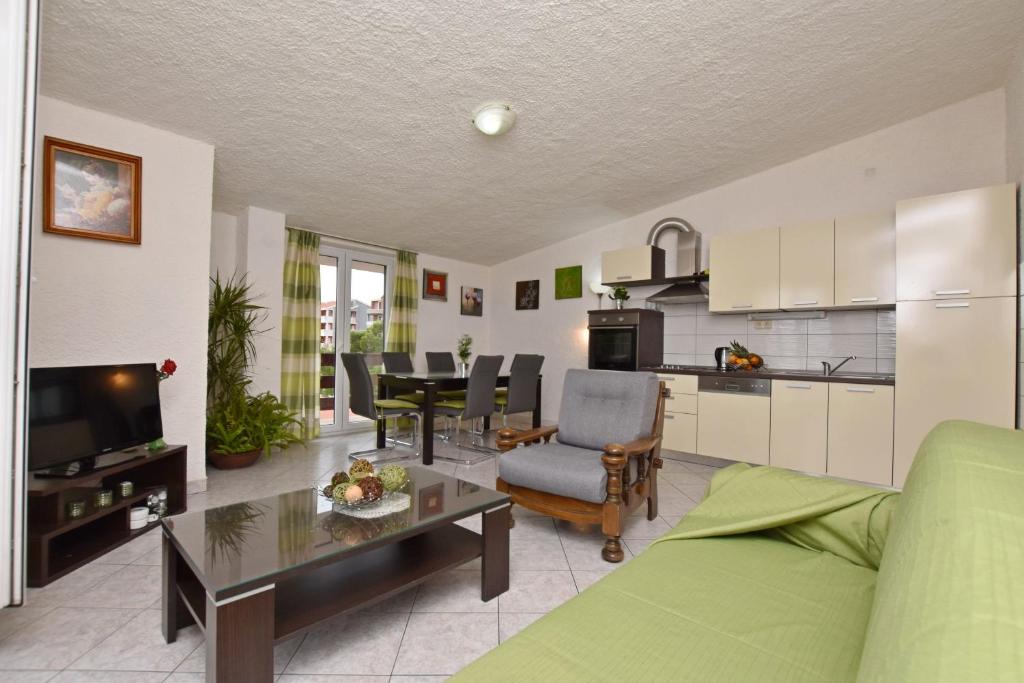 Kuchyňa alebo kuchynka v ubytovaní Apartments Mladen