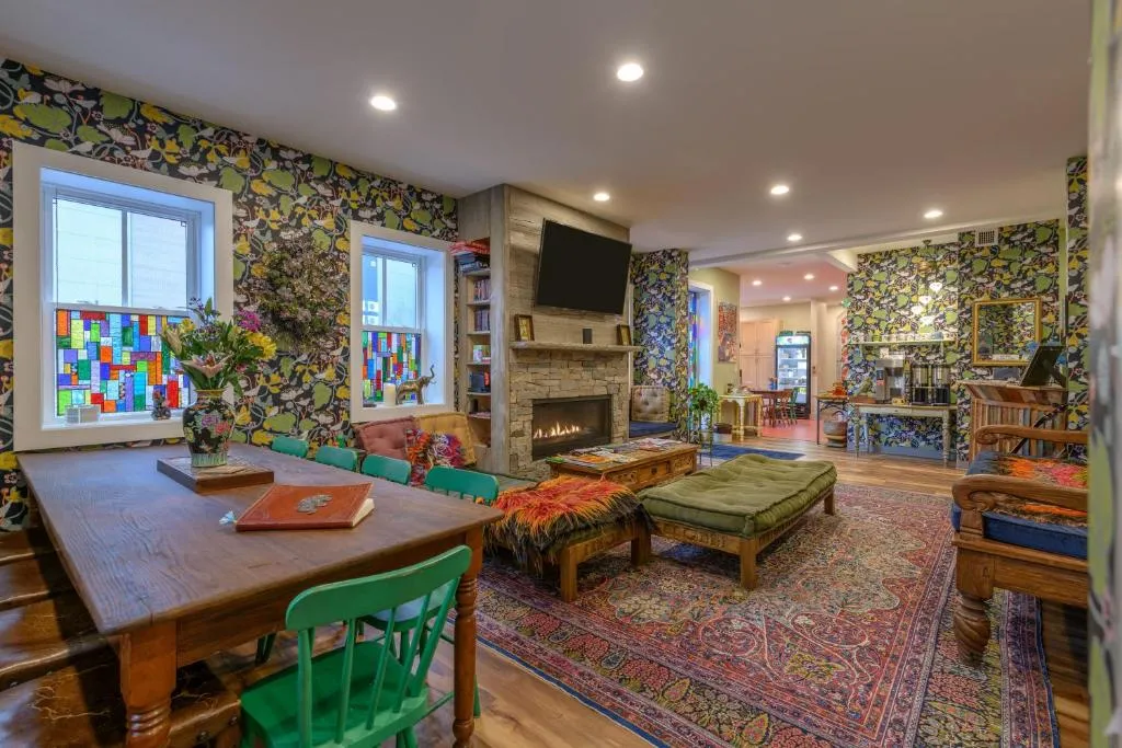 Black Elephant Hostel in Portland