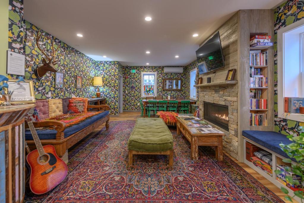 Black Elephant Hostel photo