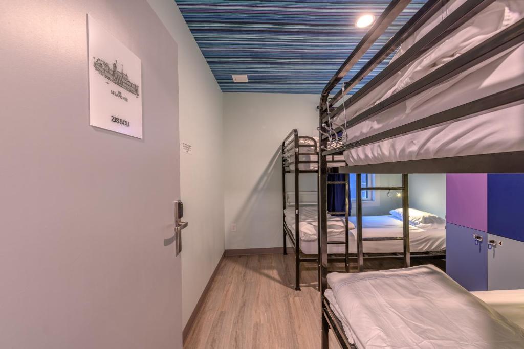 Black Elephant Hostel - Habitación Cuádruple Clásica