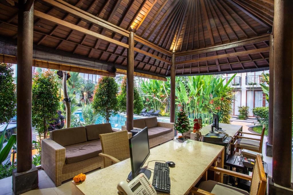 Bazén v ubytování Bakung Ubud Resort and Villa nebo v jeho okolí