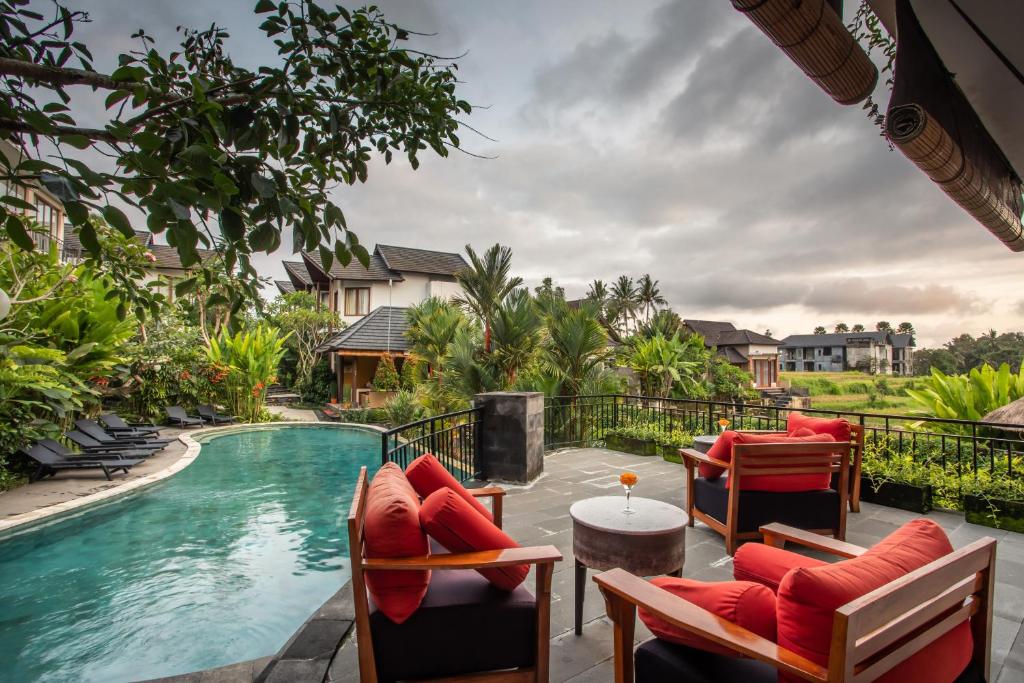 Bazén v ubytování Bakung Ubud Resort and Villa nebo v jeho okolí