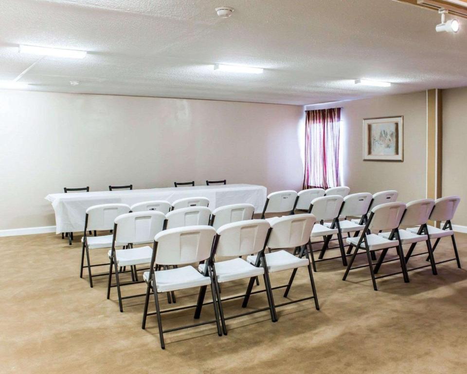 Konferenční prostory v ubytování Econo Lodge Burlington I-40