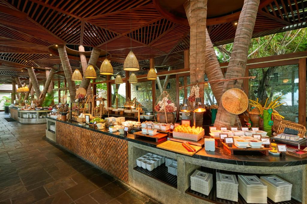 Đồ ăn tại/gần resort