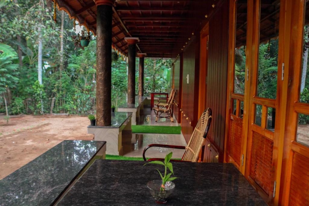 Munroe Meadows - Double Room Deluxe (2 Adultos + 1 Criança)