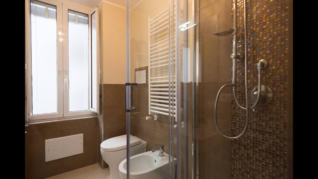 A bathroom at civico118 short lets