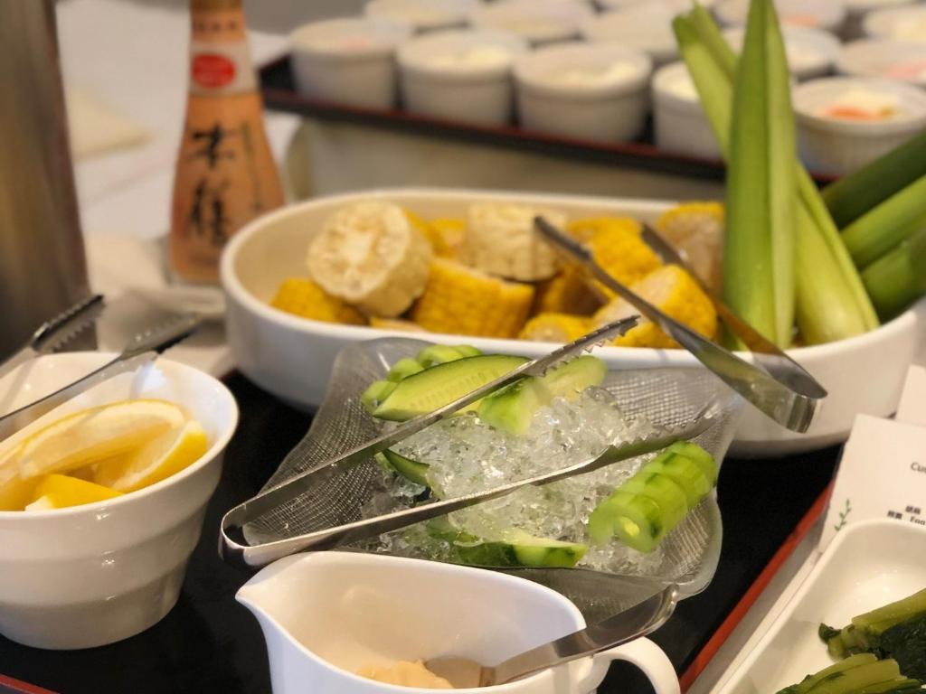 ホテルの敷地内または近くでの食事または食べ物