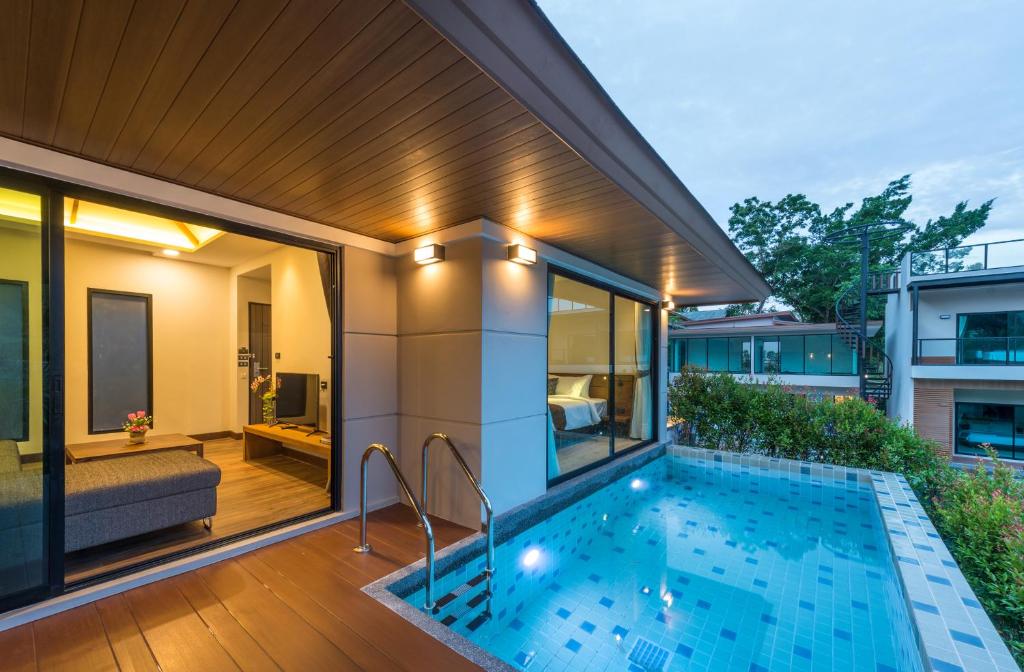 Bazén v ubytování Cher​mantra​ Aonang​ Resort & Pool​ Suite nebo v jeho okolí