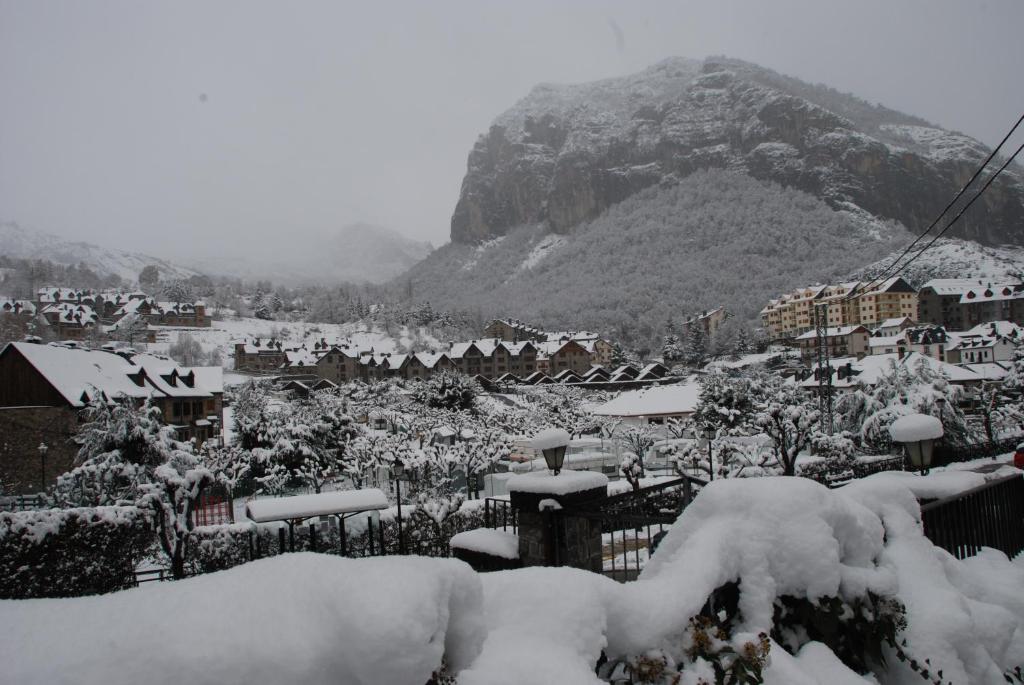 TU APARTAMENTO EN FORMIGAL-PANTICOSA SALLENT-Escarrilla v zimě