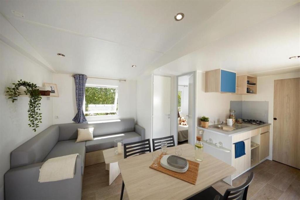 Kuchyň nebo kuchyňský kout v ubytování Bungalow Vacances