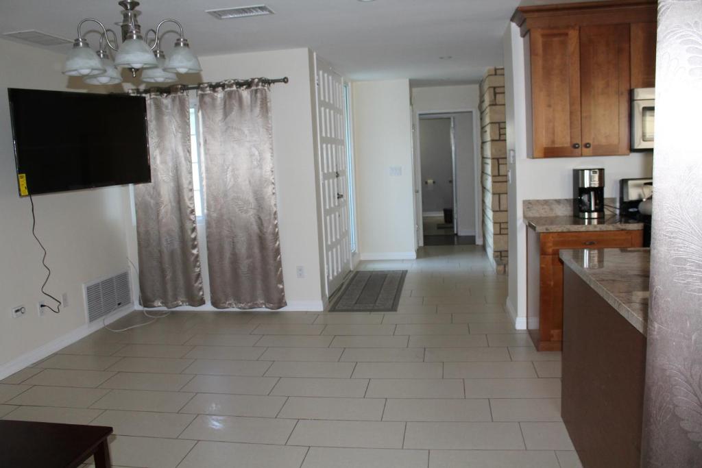 Hanna Cozy Palac City License أمريكا تشاتسوورث Booking Com