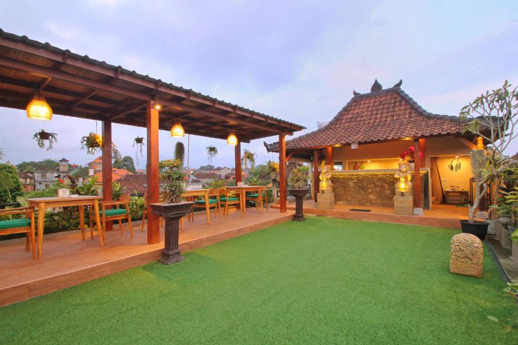 Zahrada ubytování Meranggi Home Stay