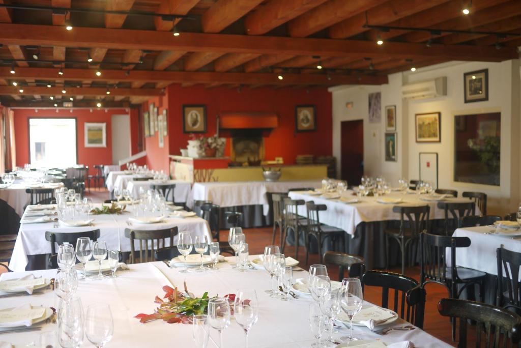 Restaurace v ubytování Hotel El Rancho