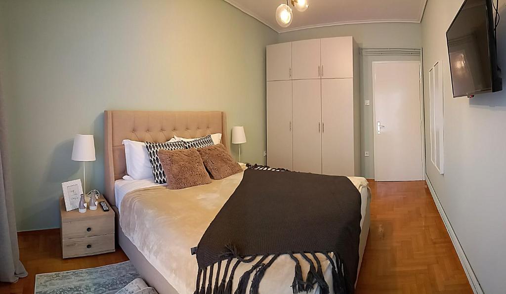 Royal Deluxe Apt Must Thessaloniki Updated 2022 S Royal Deluxe Apt Must Thessaloniki, Craigslist Vancouver King Bed Frame