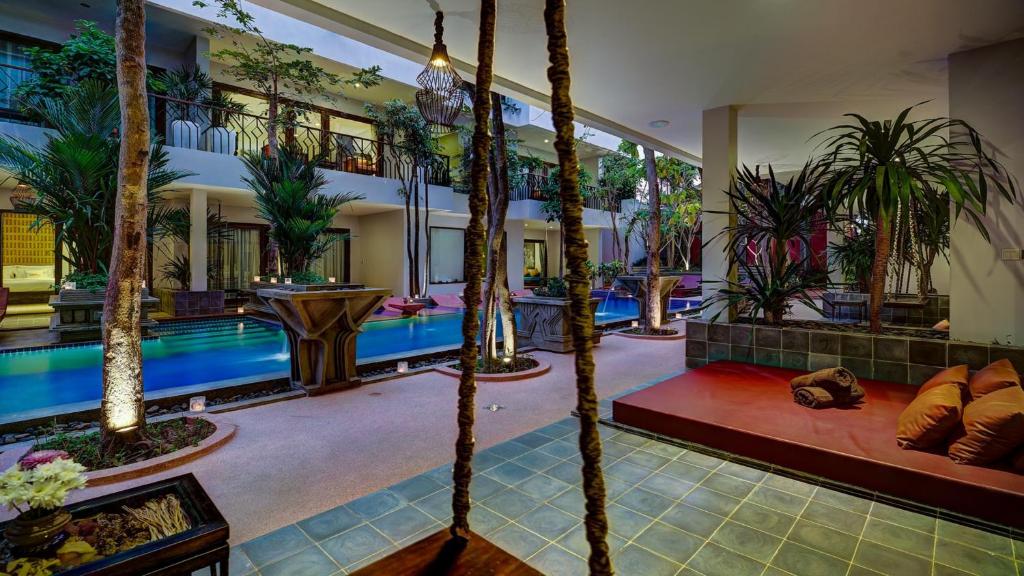 Golden Temple Retreat - Luxury Suite Pooltoegang - Gratis USD15 Credit Spa