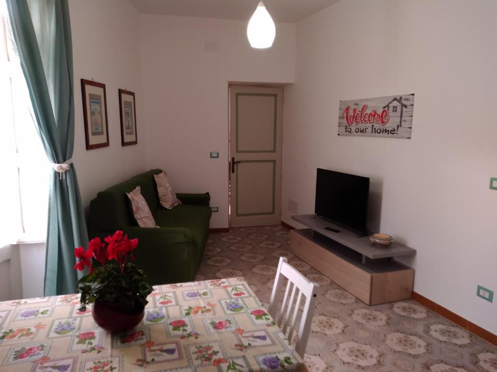 Telewizja i/lub zestaw kina domowego w obiekcie Una Scala Dal Centro