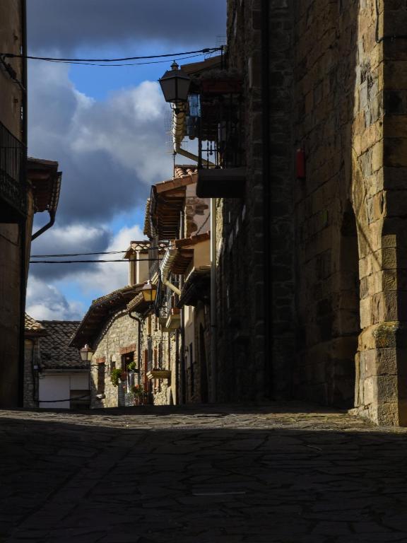 Fotografie z fotogalerie ubytování Albergue Restaurante de Artieda v destinaci Artieda