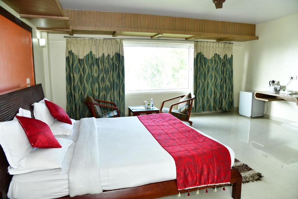 KSTDC Hotel Mayura Valley View Madikeri - جناح ديلوكس
