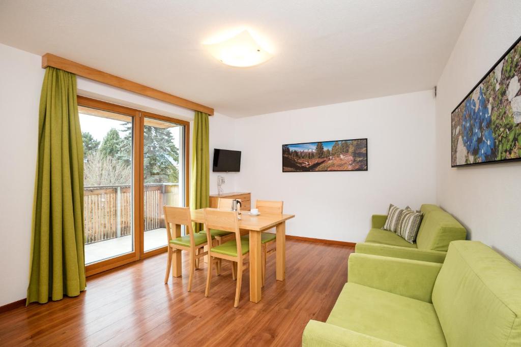 TV a/nebo společenská místnost v ubytování Residence Aichner