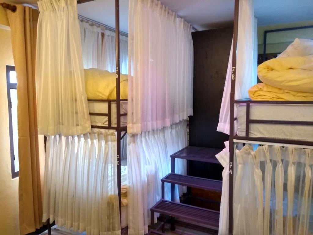Kiwi Backpackers Hostel Pokhara 객실 침대