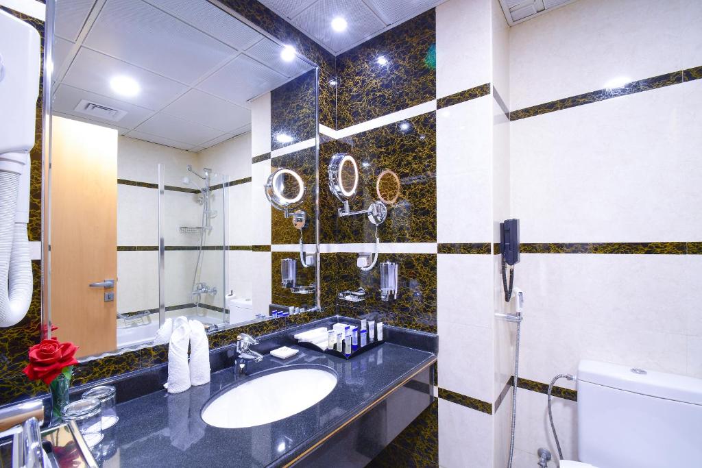 Bilik mandi di Emaar Al Mektan Hotel