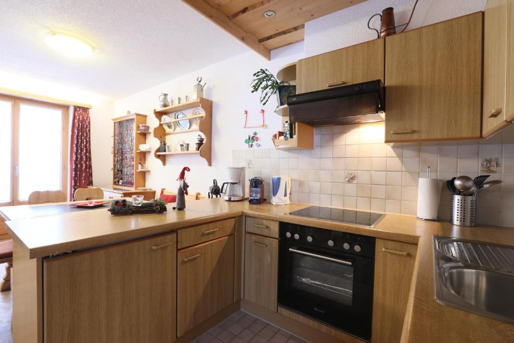 Kuchyň nebo kuchyňský kout v ubytování B&B Stiffler-Huus