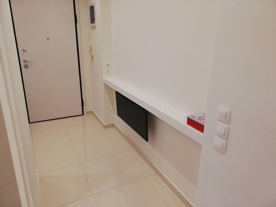 Zdjęcie z galerii obiektu White Lux Apartment For 2 VIPGreece w Atenach
