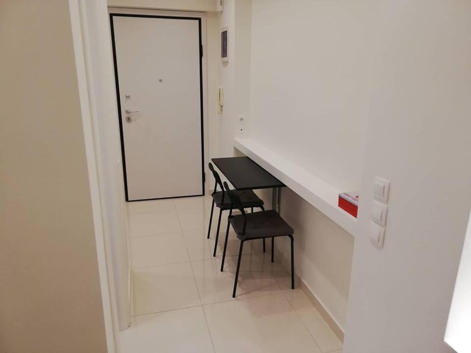 Zdjęcie z galerii obiektu White Lux Apartment For 2 VIPGreece w Atenach