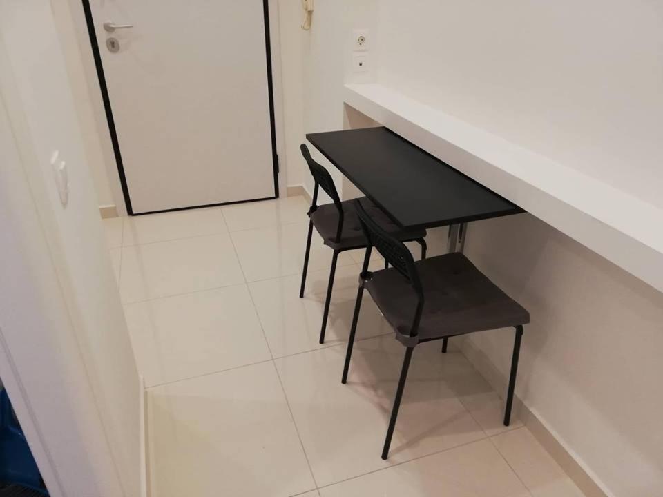 Zdjęcie z galerii obiektu White Lux Apartment For 2 VIPGreece w Atenach