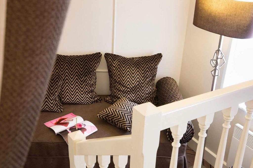 Hôtel Galileo Champs Elysées - Resim 18