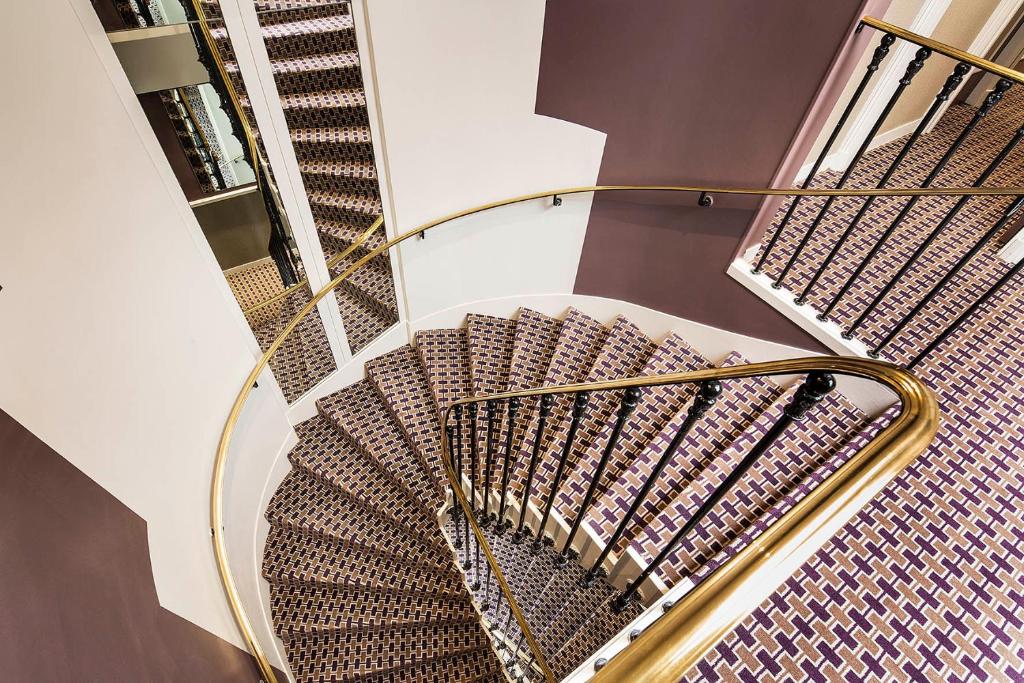 Hôtel Galileo Champs Elysées - Resim 12