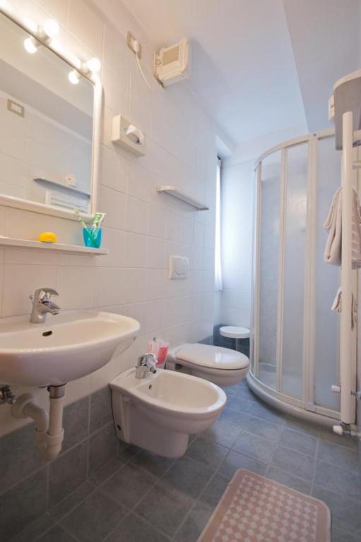 Koupelna v ubytování Meublé Albergo Dante