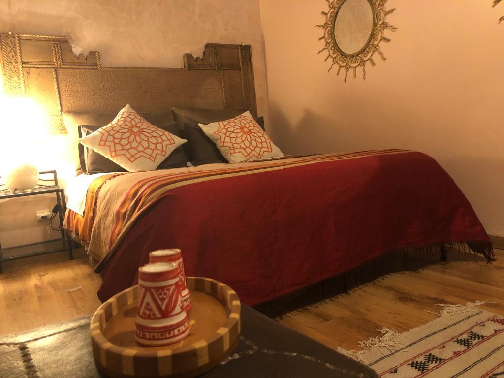 Letto o letti in una camera di Riad Marhaba