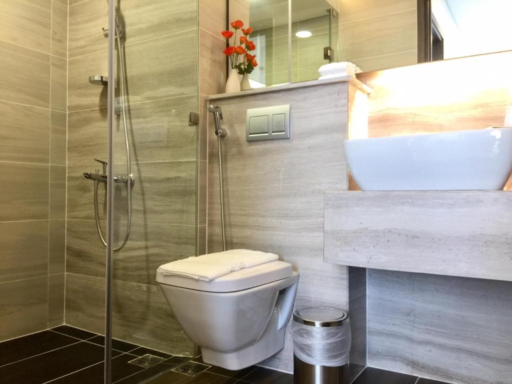 Suite có giường cỡ King với ban công