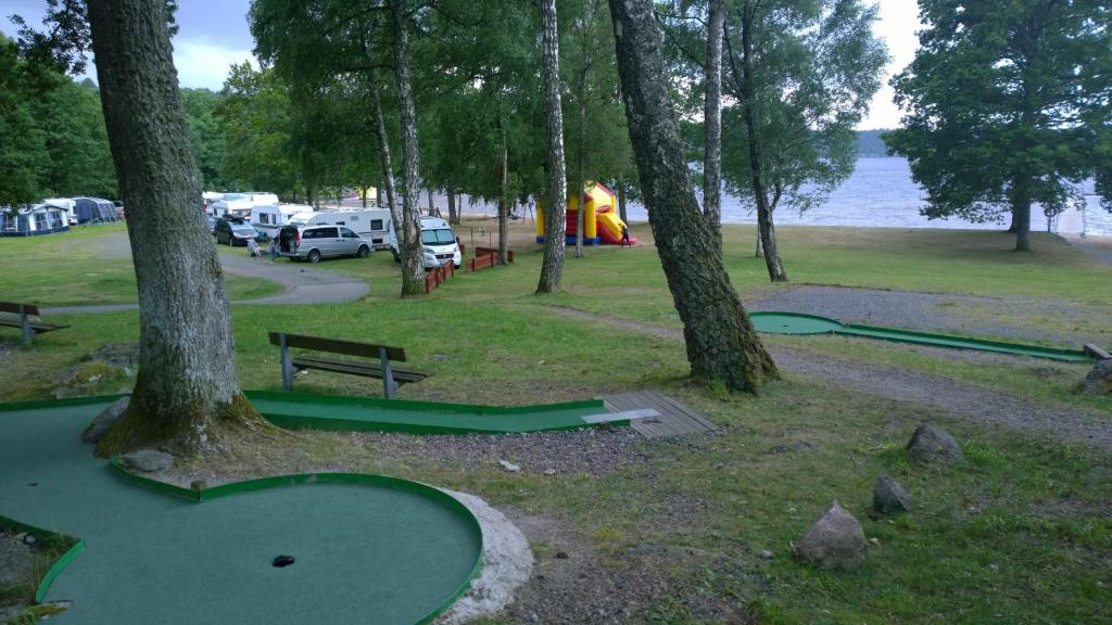 Golf v kempu nebo okolí