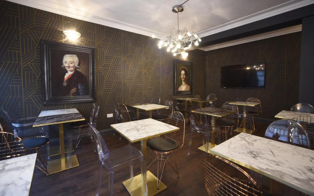 The Pack And Carriage London - Resim 24