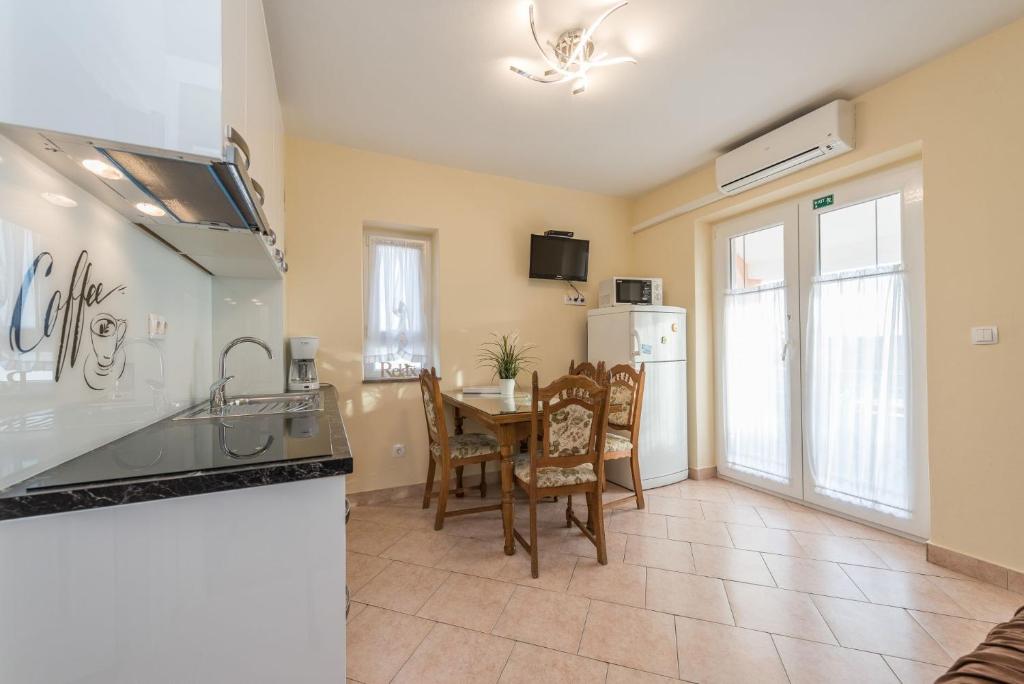 Kuchyň nebo kuchyňský kout v ubytování Villa Zdenka