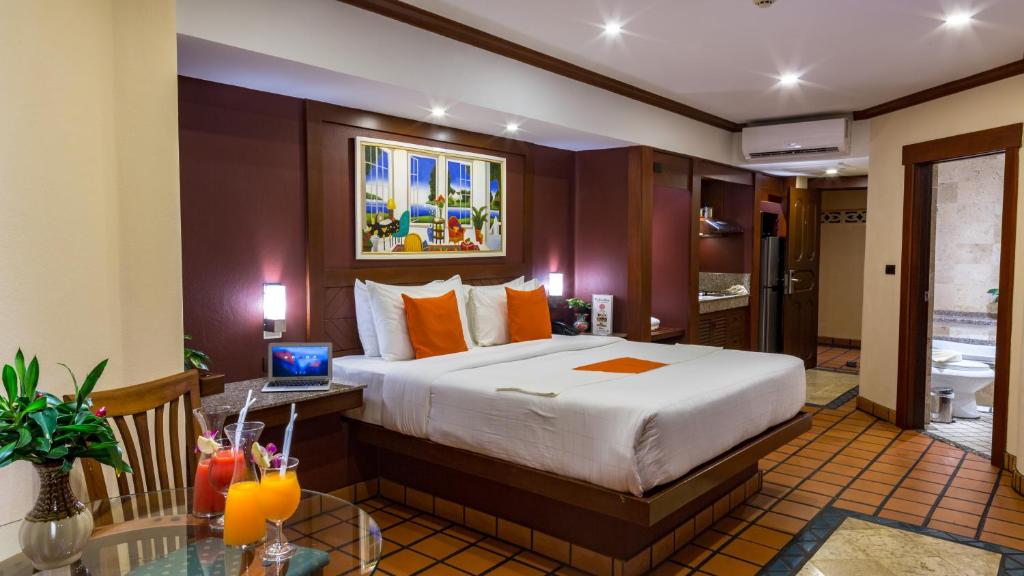 Pacific Club Resort - 3