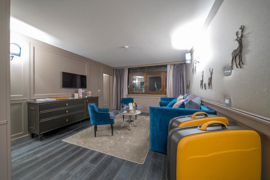 A television and/or entertainment centre at Hotel Spinale
