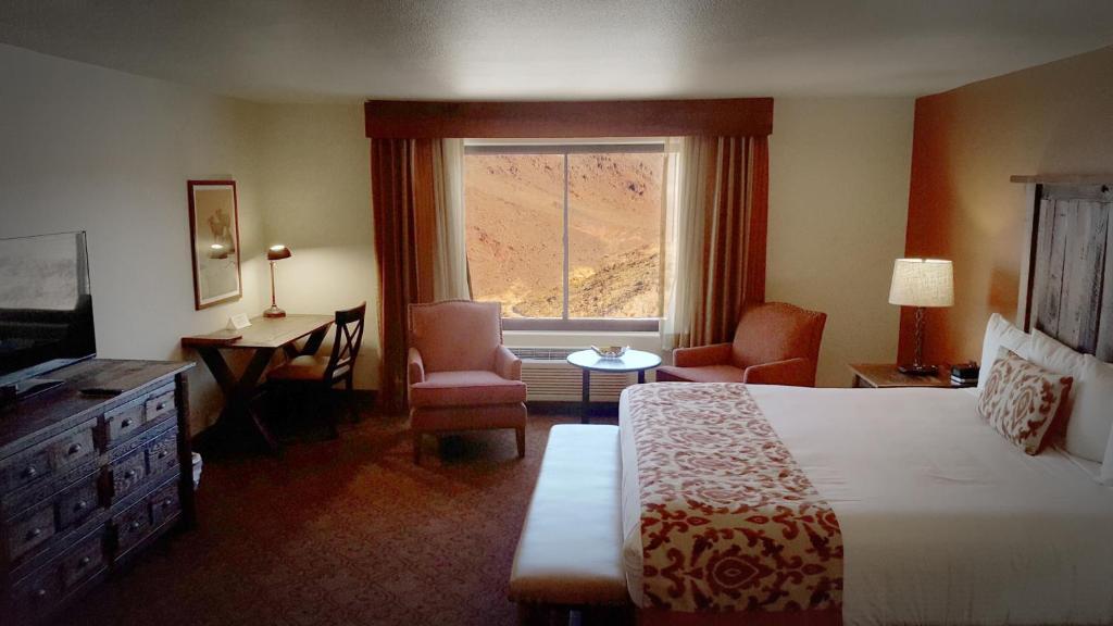 Postel nebo postele na pokoji v ubytování Hoover Dam Lodge
