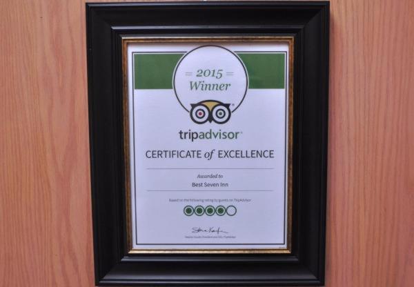 Certifikát, hodnocení, plakát nebo jiný dokument vystavený v ubytování Best Seven Inn