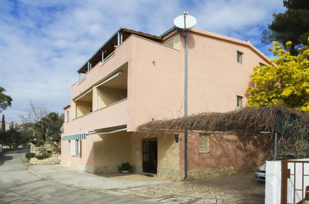 Budova, kde se apartmán nachází